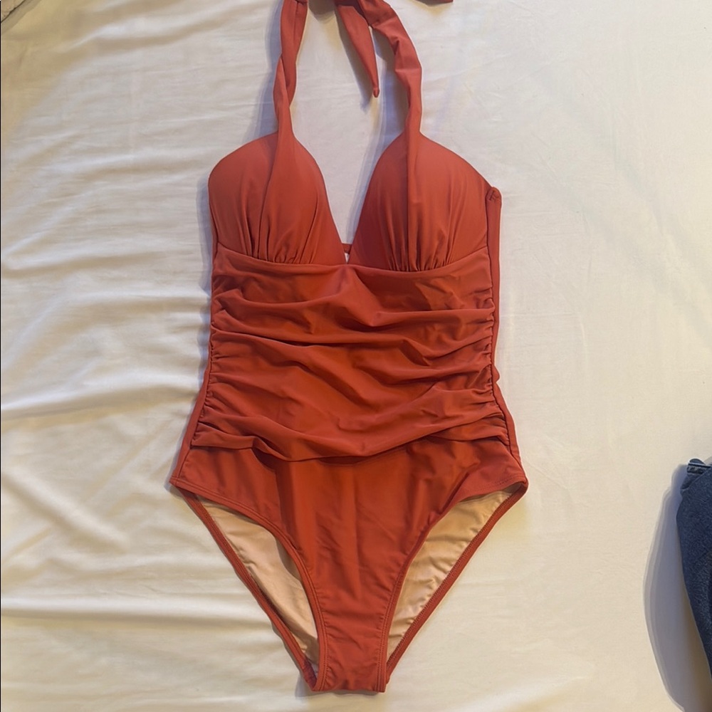 Cupshe halter one piece ruched bathing suit M New with tags
